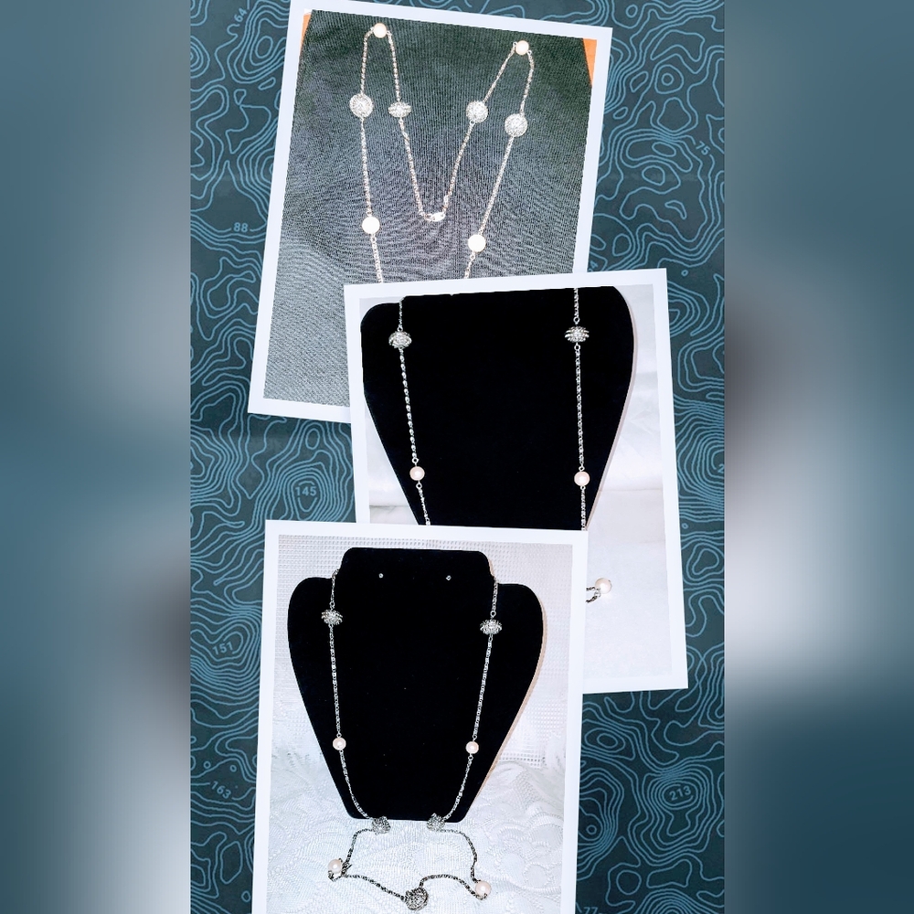 🗝Vtg Avon Silver and Pearl Necklace with Circular Pendants